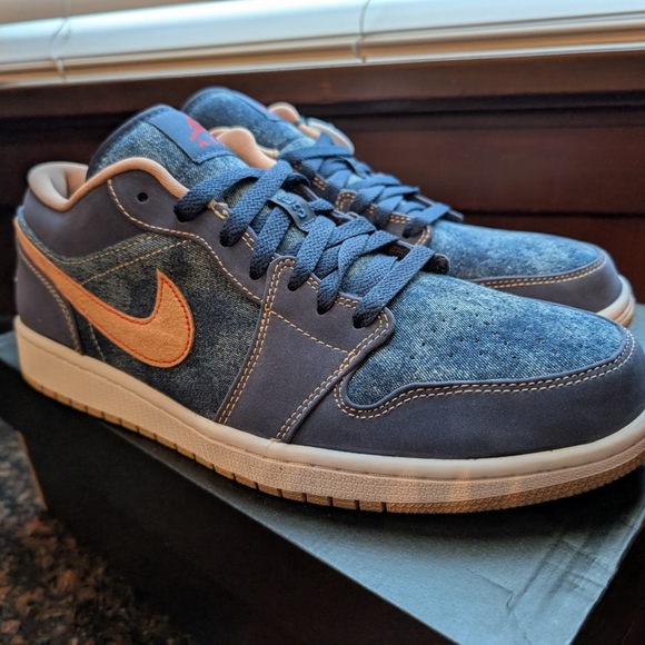 jordan blue tan